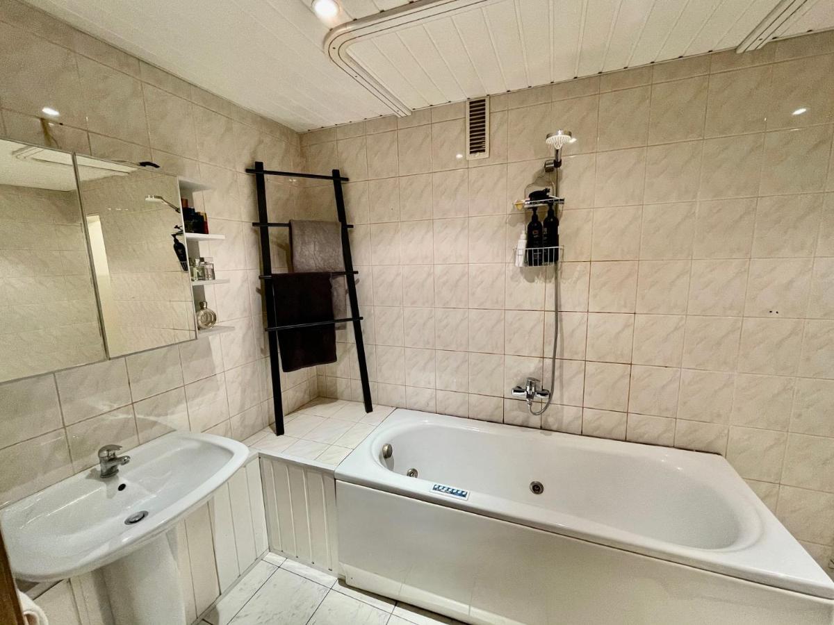 Cosy Teika Apartment รีกา ภายนอก รูปภาพ